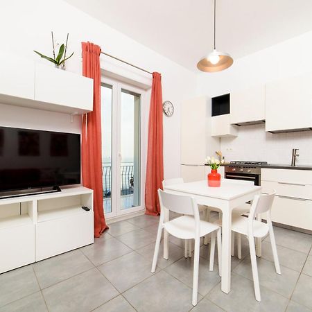 Salsedine Apartment Salerno Bagian luar foto